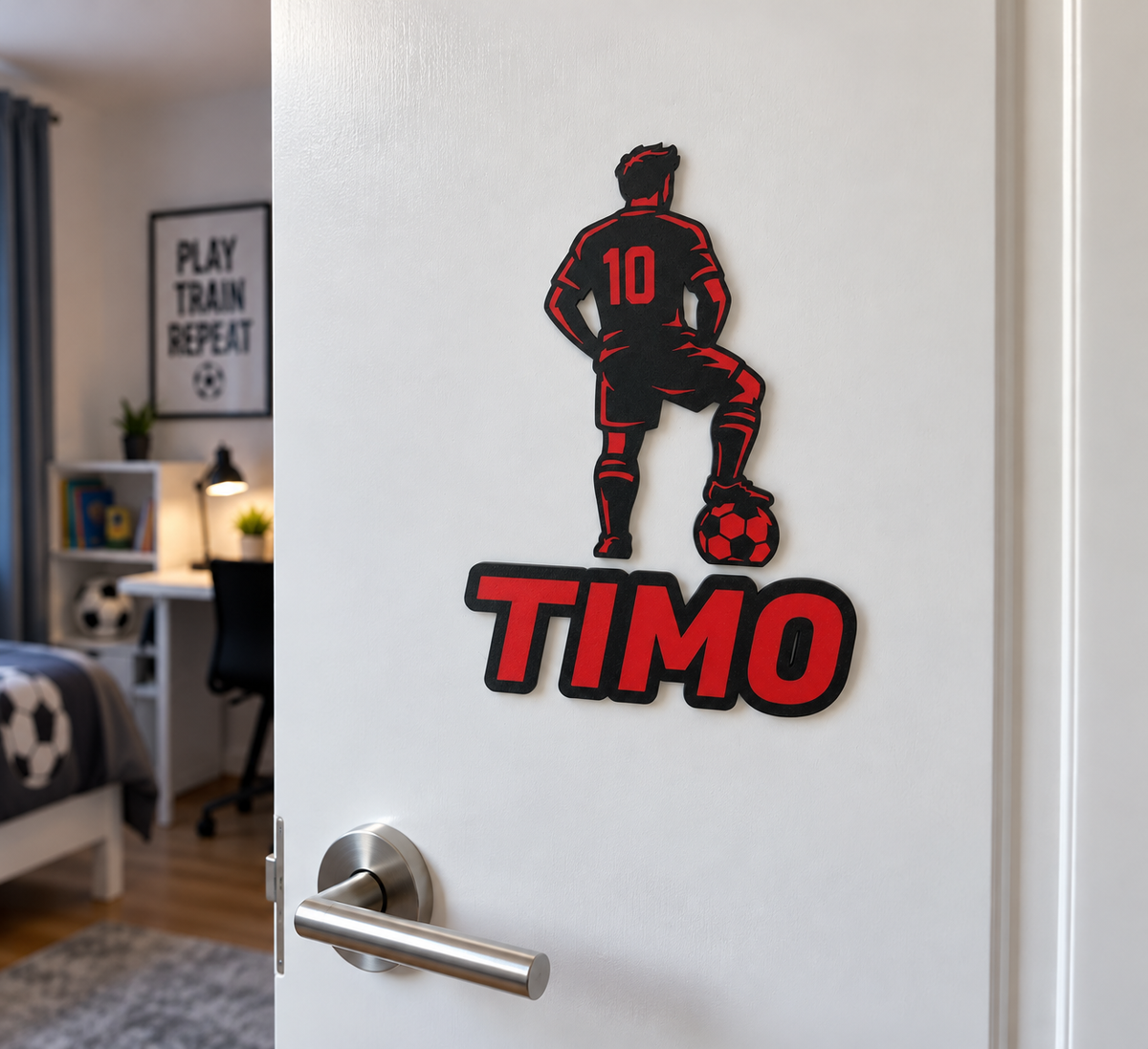 Personalisiertes 3D Türschild Fußballer mit Ball und Namen – Produktansicht