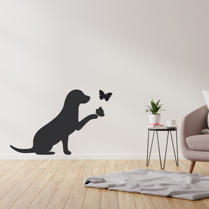 Wandtattoo Hund mit Schmetterlingen Motivansicht in Folienoptik